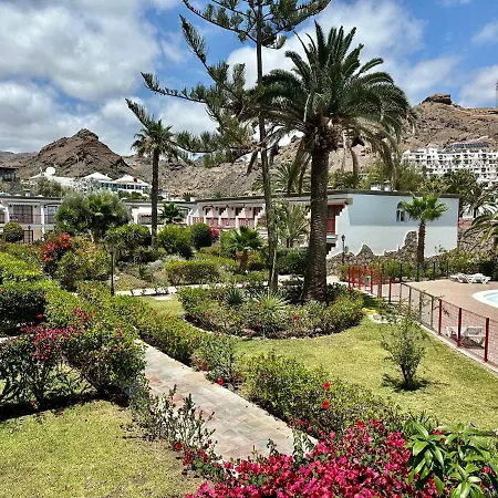 Апартаменты Modern Duplex 50m From The *